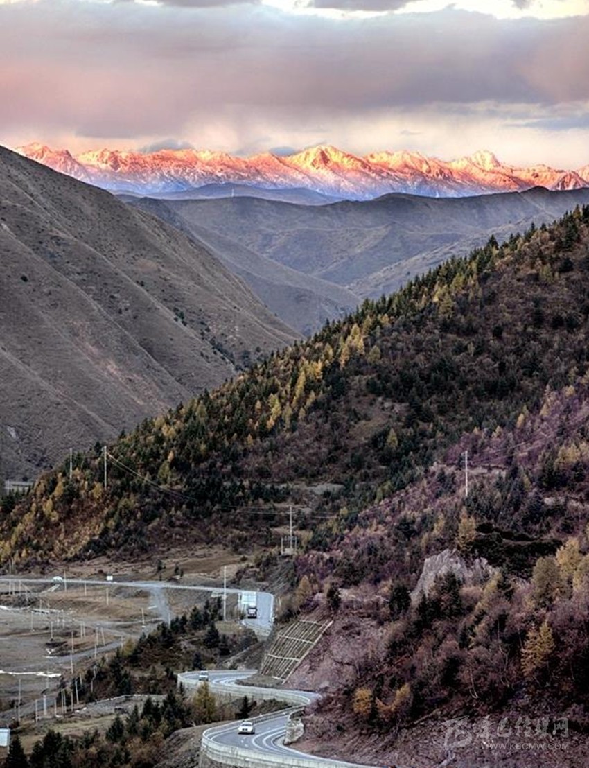 公路都這么美，你在川西高原到底錯過了多少風(fēng)景？