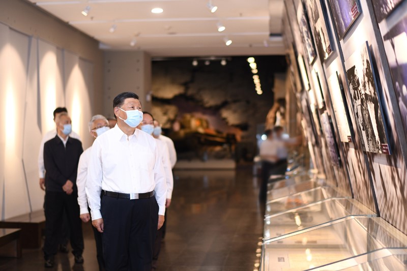 2022年8月16日至17日，中共中央總書記、國家主席、中央軍委主席習(xí)近平在遼寧考察。這是16日下午，習(xí)近平在錦州市考察遼沈戰(zhàn)役紀(jì)念館。 新華社記者 燕雁 攝