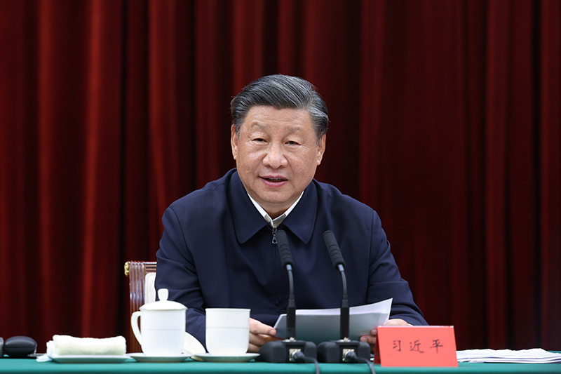 2023年10月12日下午，中共中央總書記、國家主席、中央軍委主席習(xí)近平在江西省南昌市主持召開進(jìn)一步推動長江經(jīng)濟(jì)帶高質(zhì)量發(fā)展座談會并發(fā)表重要講話。新華社記者 鞠鵬 攝