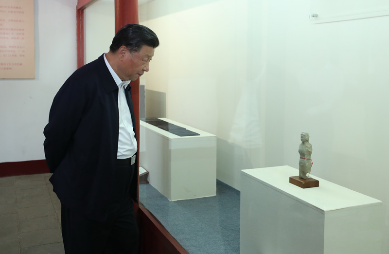 2021年5月12日，習(xí)近平總書記在南陽市考察東漢醫(yī)學(xué)家張仲景的墓祠紀(jì)念地醫(yī)圣祠。 